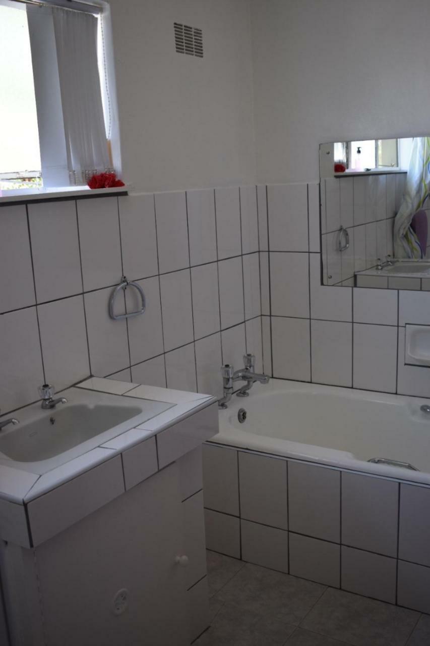 Oudtshoorn Homestay Accommodation Εξωτερικό φωτογραφία